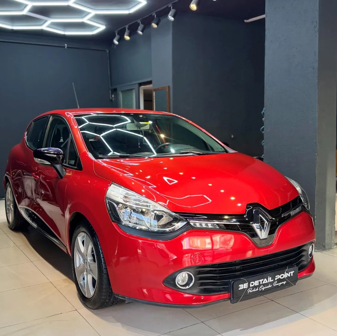 Boyasız göçük onarımı · Renault Clio